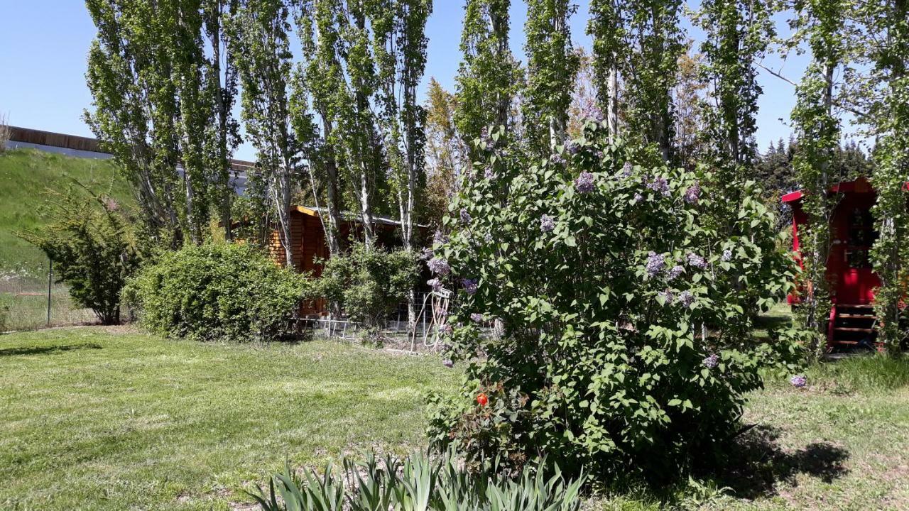 Hotel Provence Roulottes Barbentane Zewnętrze zdjęcie